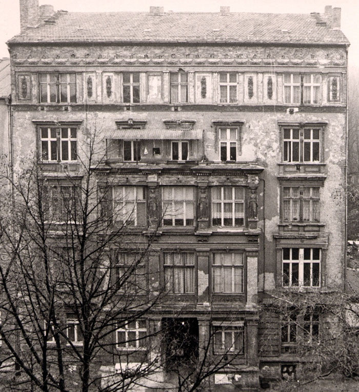 Kollwitzstraße 53, Ansicht der Stuckfassade, wie es sie auch in der K52 gab. border=